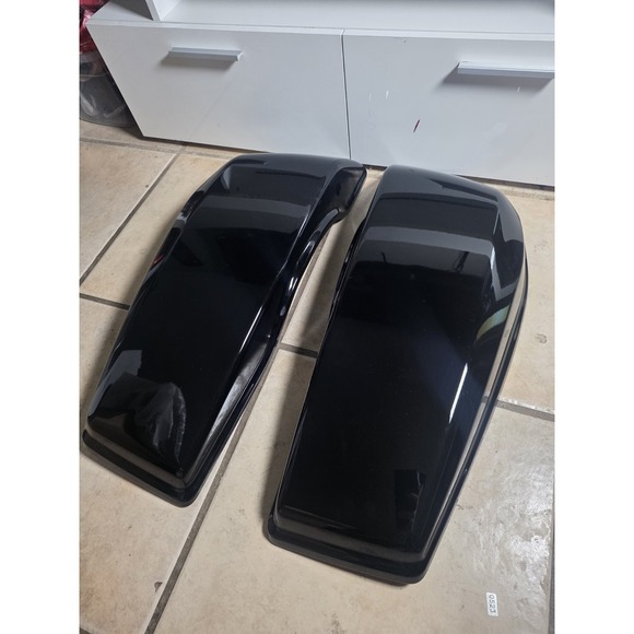 Harley-Davidson Other - OEM 23 CVO 24-26 Harley Touring Street Glide Saddlebag Lids Set Vivid Black
